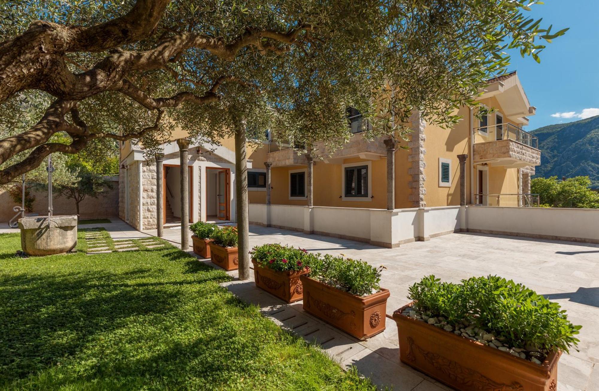 Apartments Los Olivos Kotor Exterior foto