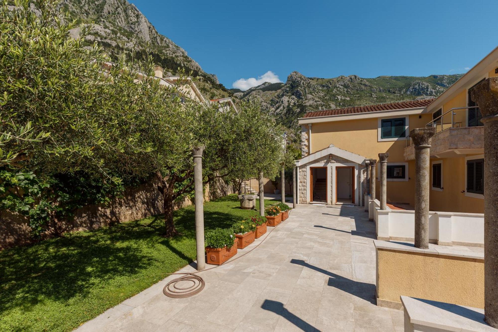 Apartments Los Olivos Kotor Exterior foto